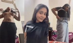 Horny Desi Girl Shows Boobs
